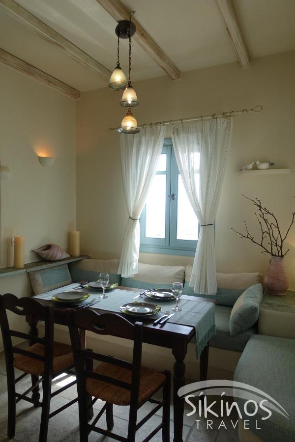 Traditional Apartment In Kastro Sikinos Exterior photo